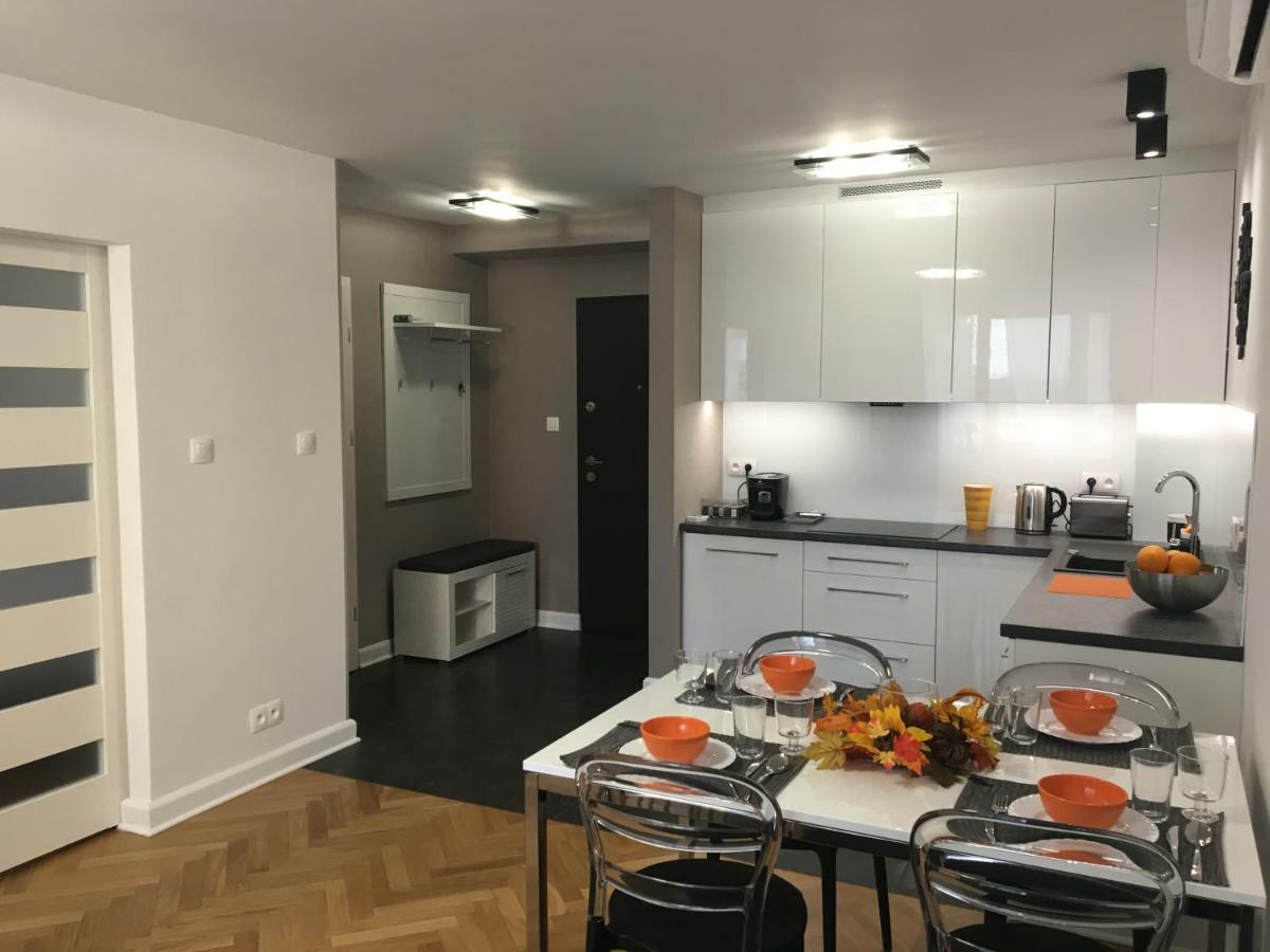Apartament Emilia Appartamento Varsavia Esterno foto